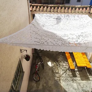 Buff Hostel Tiran